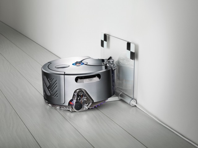 dyson-360-eye-charging-640x480